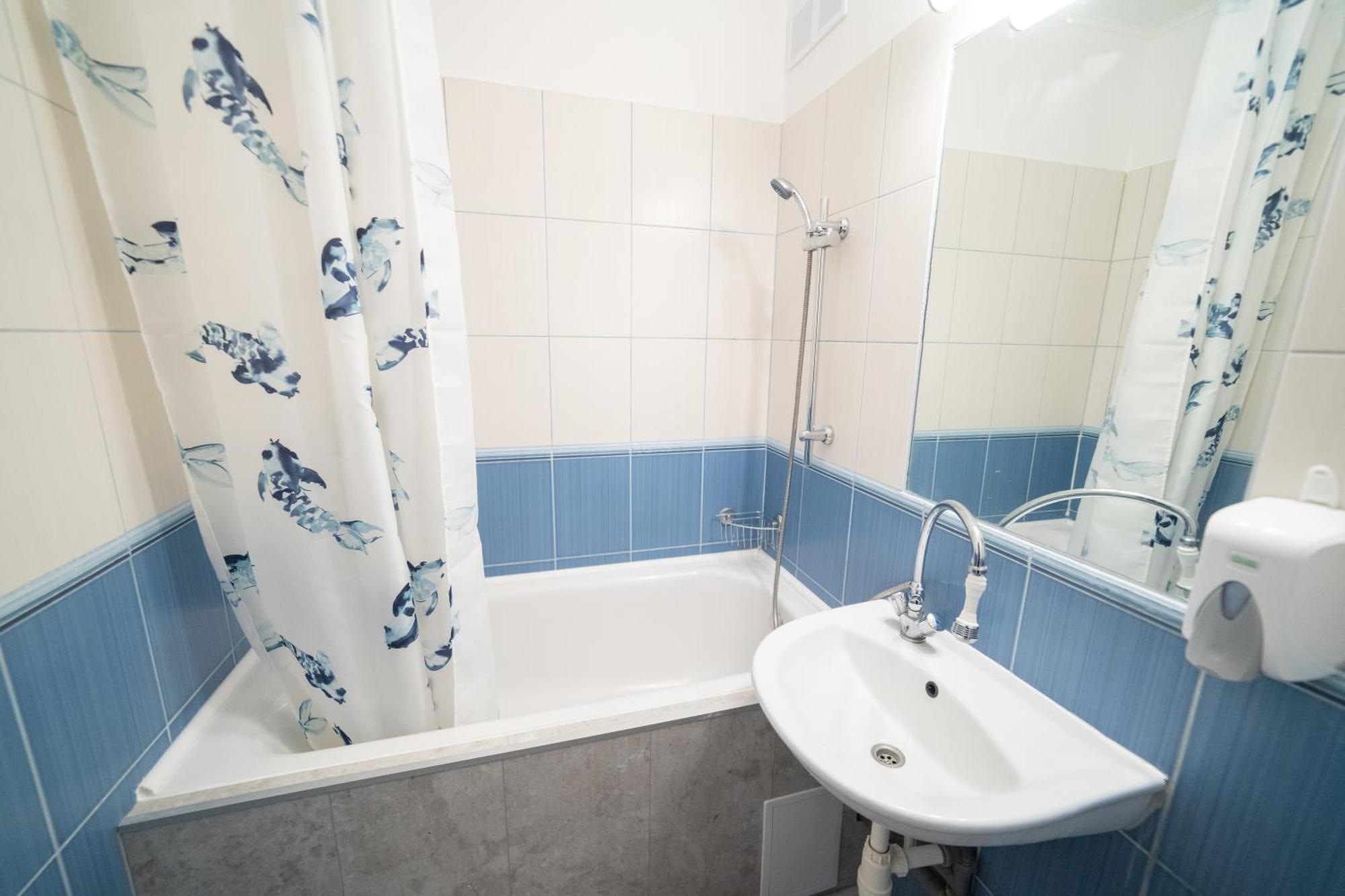 Comfort 28 -- 2-room Near Park, Netflix & Parking Miskolc